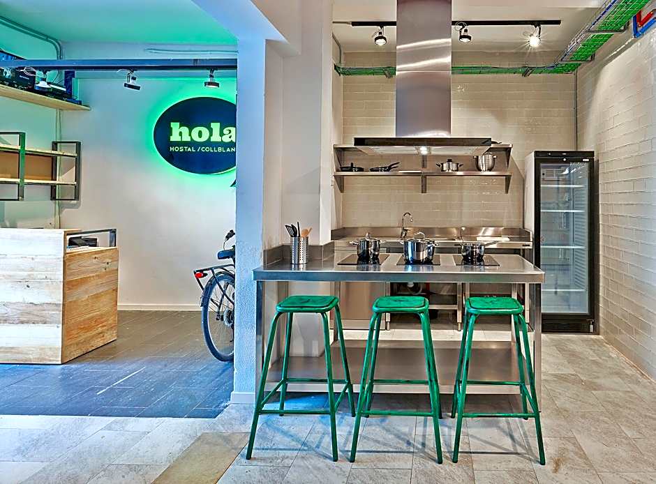 HOLA HOSTAL COLLBLANC