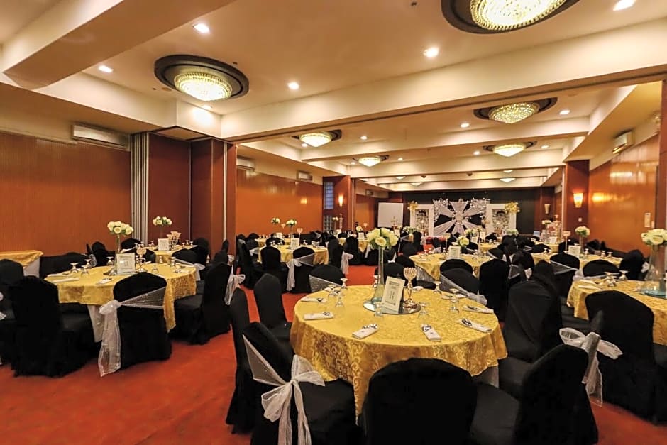 Paseo Premiere Hotel