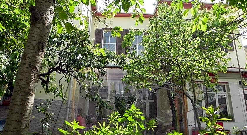 LOTUS GARDEN HOSTEL