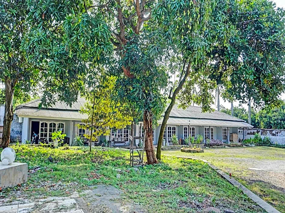 SPOT ON 91797 Mutiara Guest House