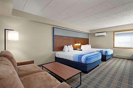 Deluxe Queen Suite - Non-Smoking