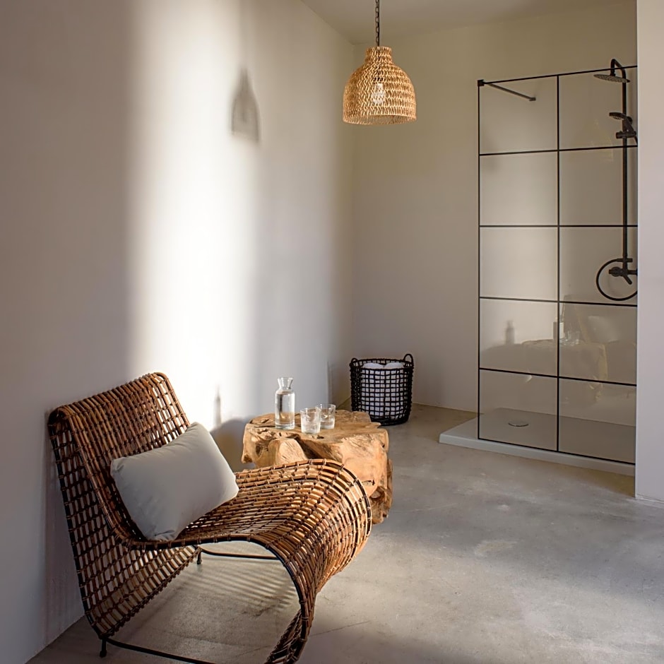 Aletri Swim Up Boutique Hotel