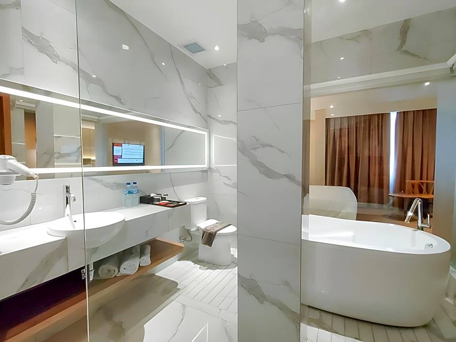 Grand Zuri Duri Hotel