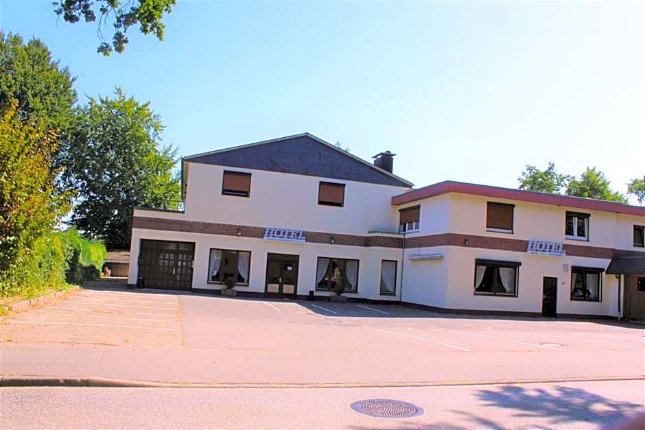 Hotel Alsterquelle 24h Check-in, Free Parking and WiFi