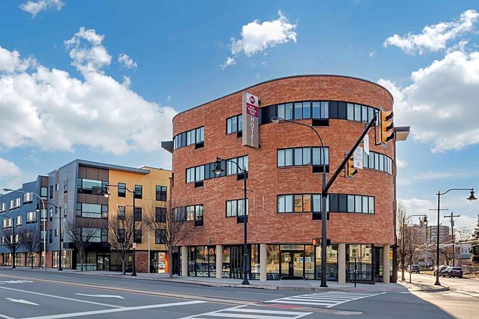 Best Western Plus Philadelphia Airport South At Widener Univ