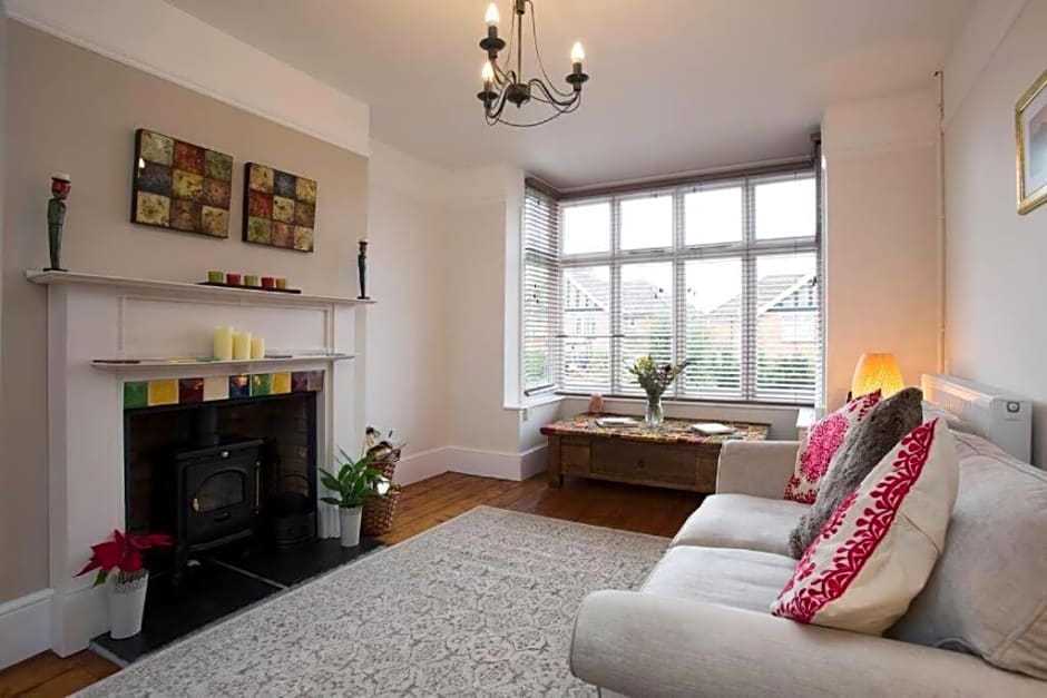 Rie's Retreat- The Gold Room