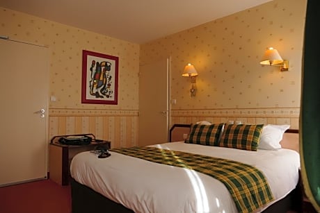 Standard Double Room - Shower