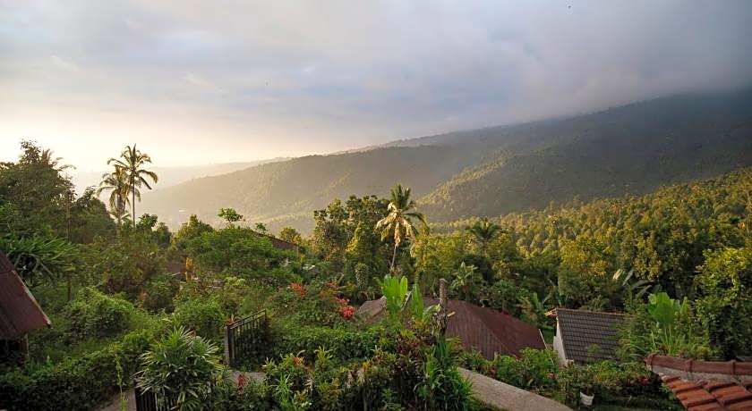Aris Homestay and Warung Made