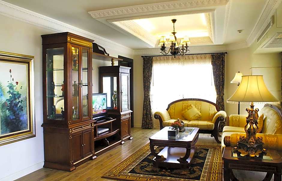 Four Seasons Place Hotel