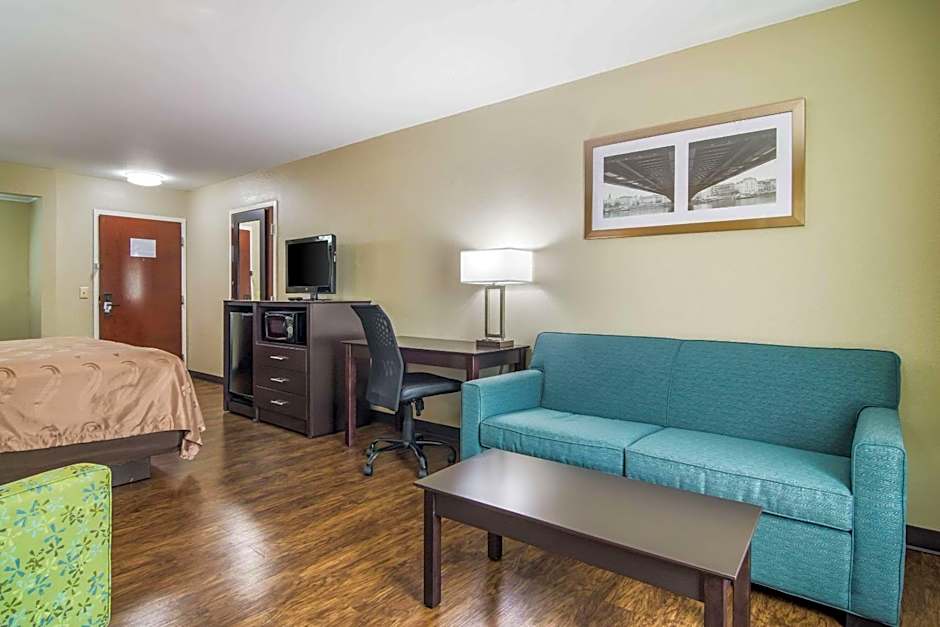Quality Inn & Suites Canton, GA