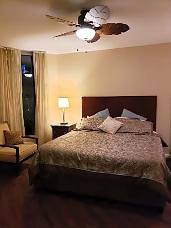 Apartment with Pool View