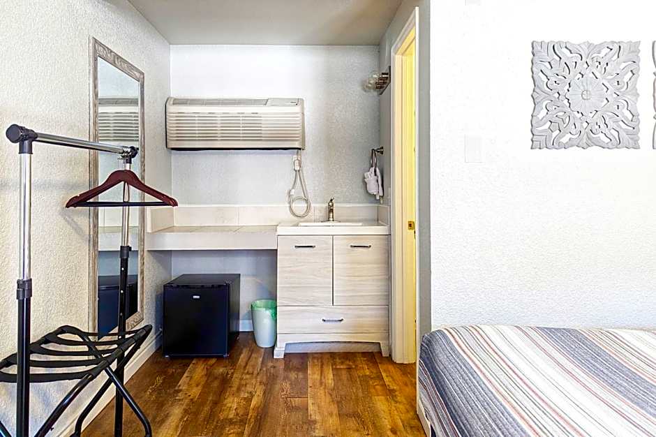 The Fountain Creek Inn of Manitou Springs