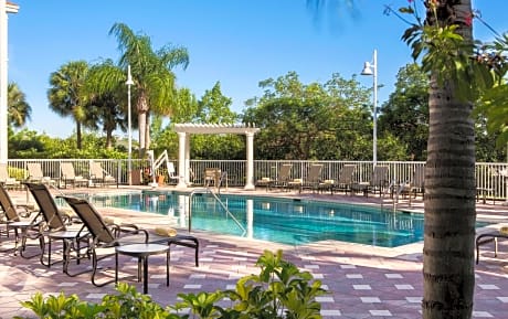 DoubleTree Suites by Hilton Naples