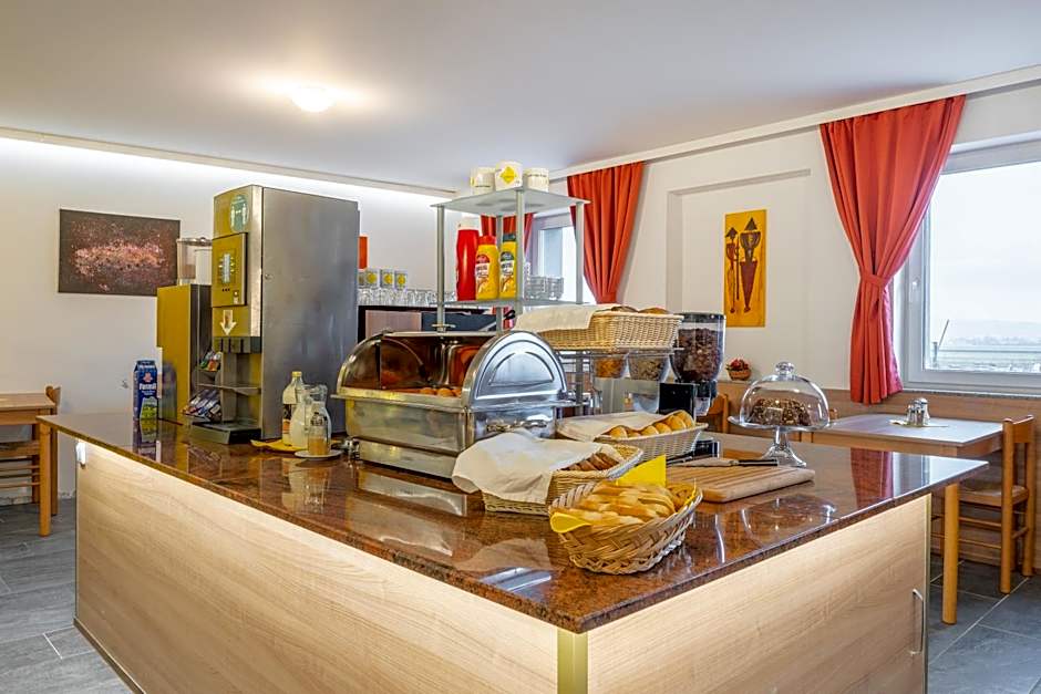 OEKOTEL Treffpunkt Föhrenhain