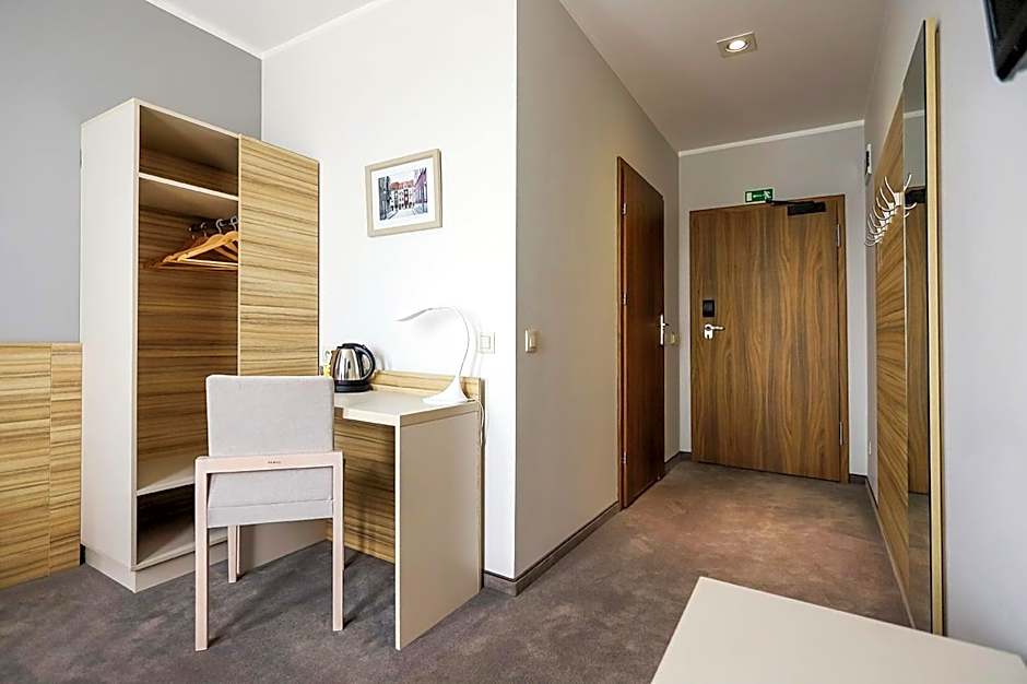 Poznań West Hotel - Airport