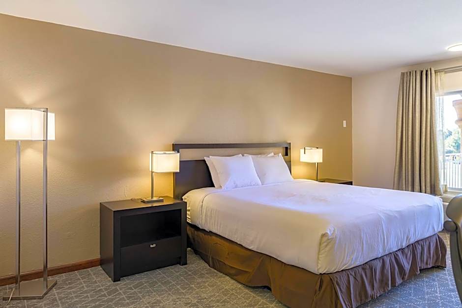 The Prime Suites, Vallejo - Napa Valley and Six Flags Discovery Kingdom