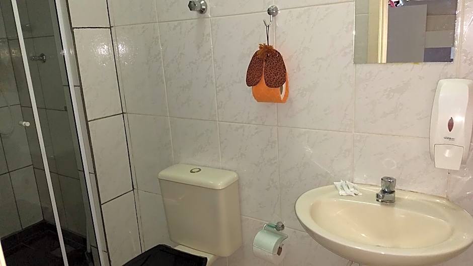 Pousada e SPA Shiva São Sebastião 200mts da praia