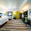Holiday Inn Express Hotel & Suites Bedford By IHG