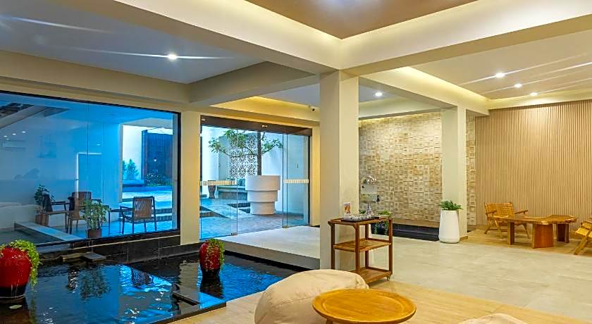 KC Beach Club & Pool Villas