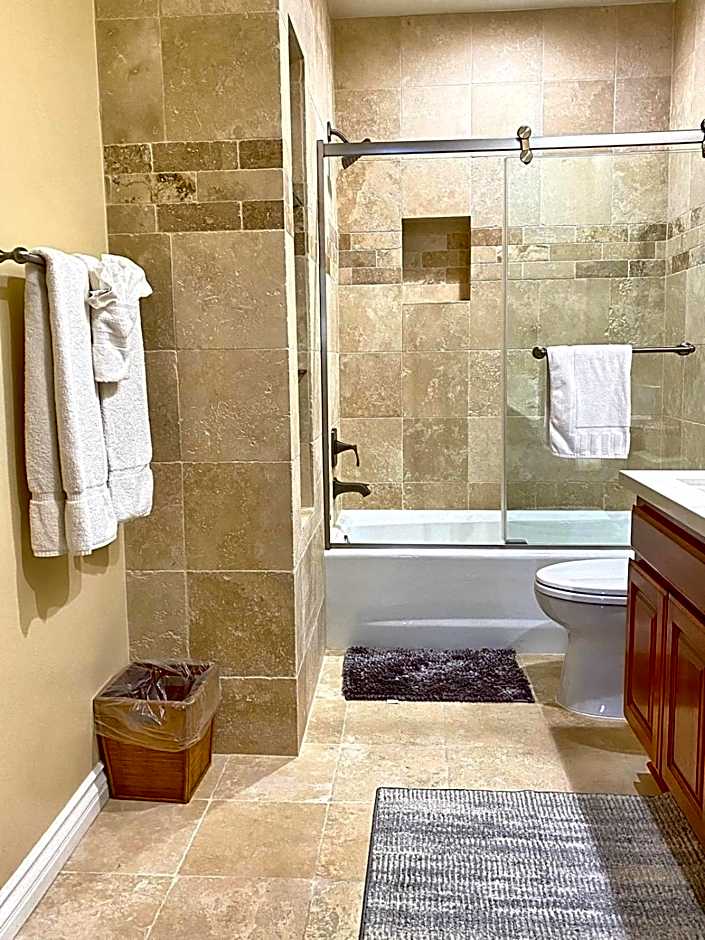 Hamilton Cove-Boho Chic Villa w/Golf Cart...No pets.