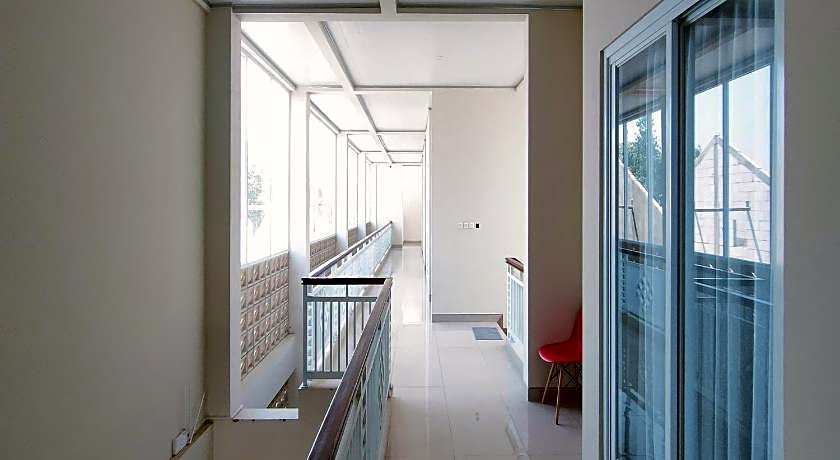 RedDoorz @ Araya House Ngawi