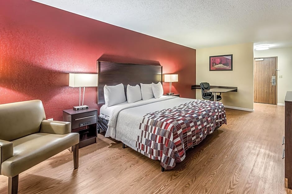 Red Roof Inn & Suites Wapakoneta