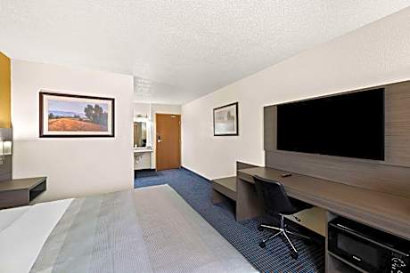 King Room - Accessible/Non-Smoking