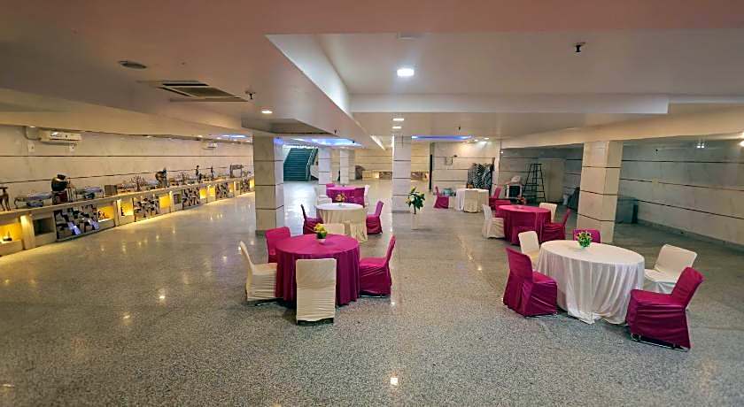 Hotel Krishnam Vrindavan – Near Banke Bihari Temple
