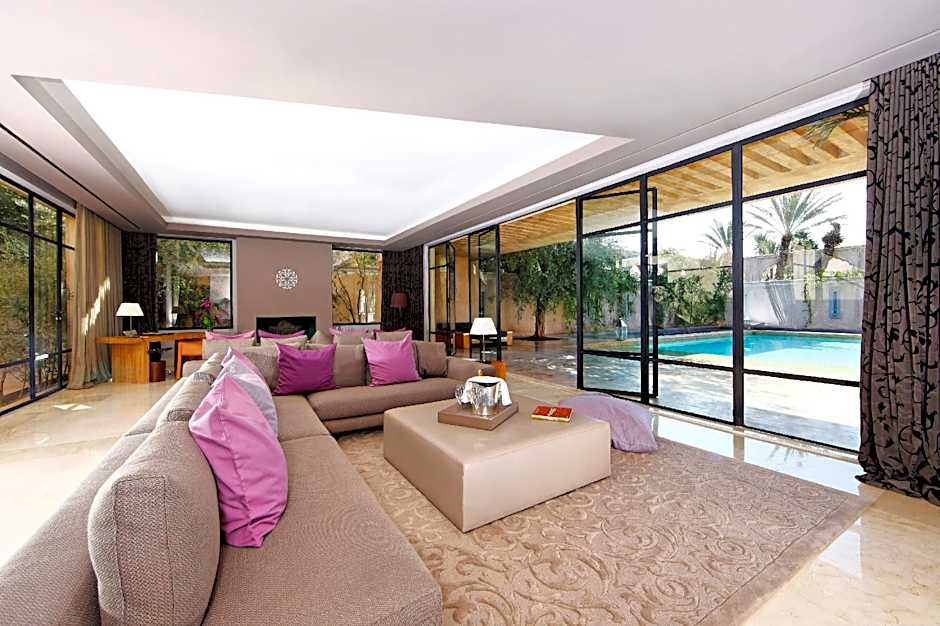 Photo 1 of 12 of Villa