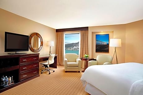 Guest room, 1 King, Harbor view