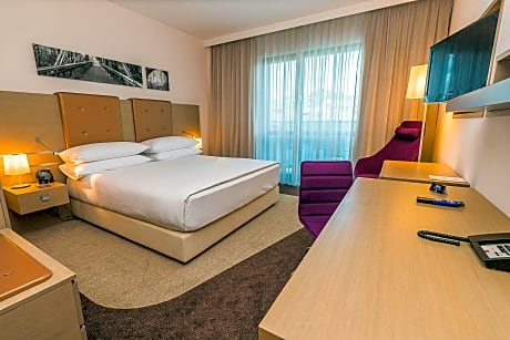 Family Connecting Dlx View