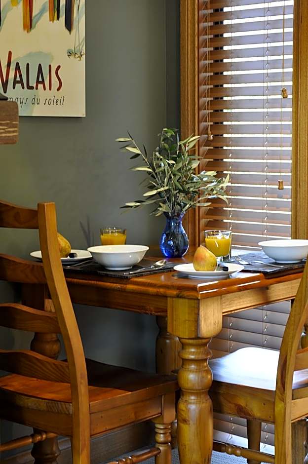 Lansdown Villa Apartments