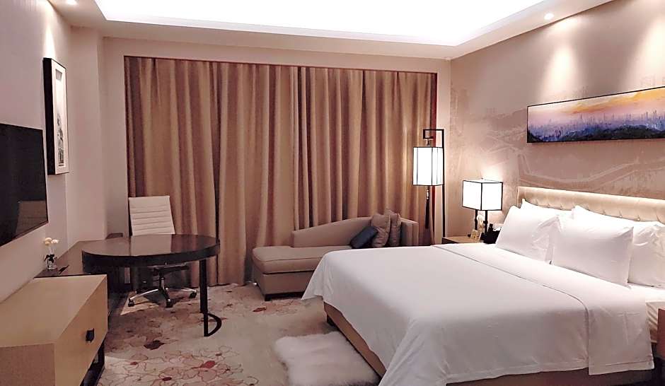 The Thousand Lantern Lake Hotel