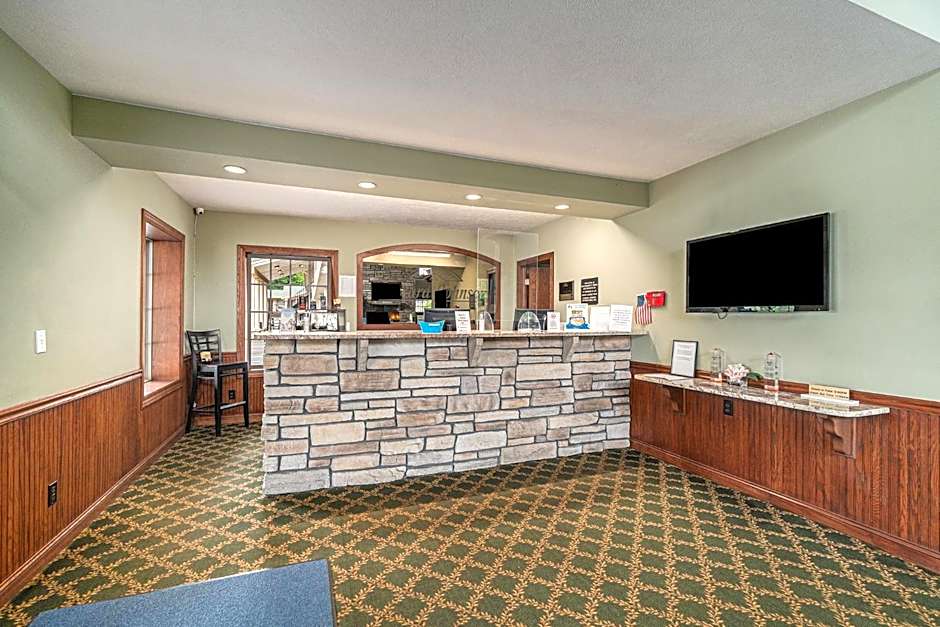 Howard Johnson by Wyndham Traverse City