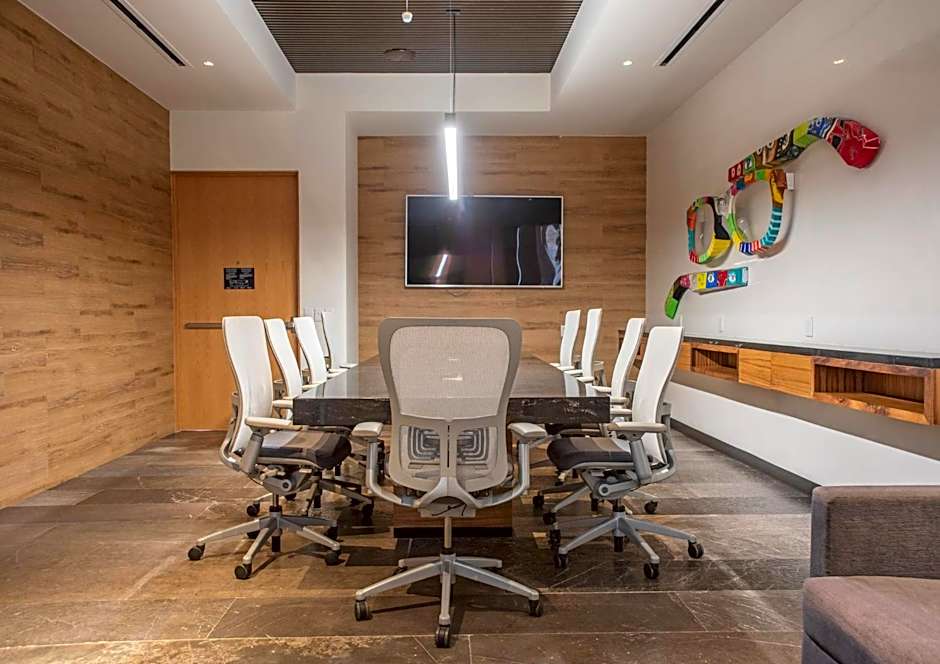 Voco Guadalajara Neruda By IHG