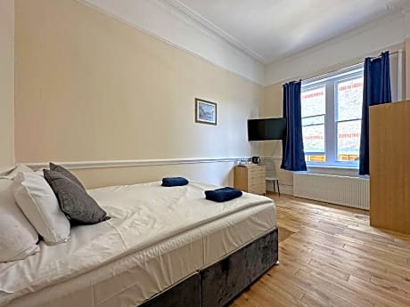 Double room-Superior-Ensuite with Shower-City view-Executive Double