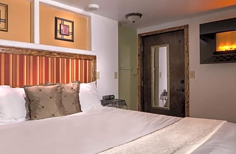 Standard Room, 1 Queen Bed (Chalet Kilauea Hotel)