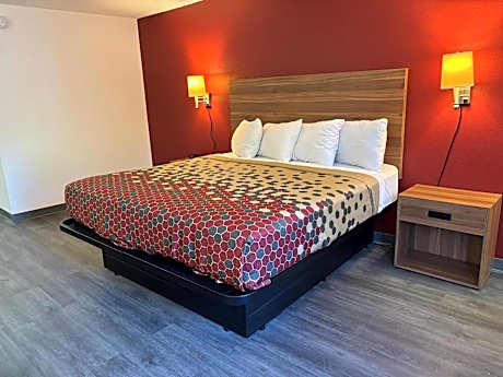 1 King Bed Nonsmoking