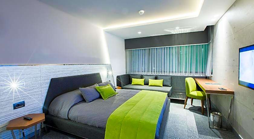 Zeniva Hotel 