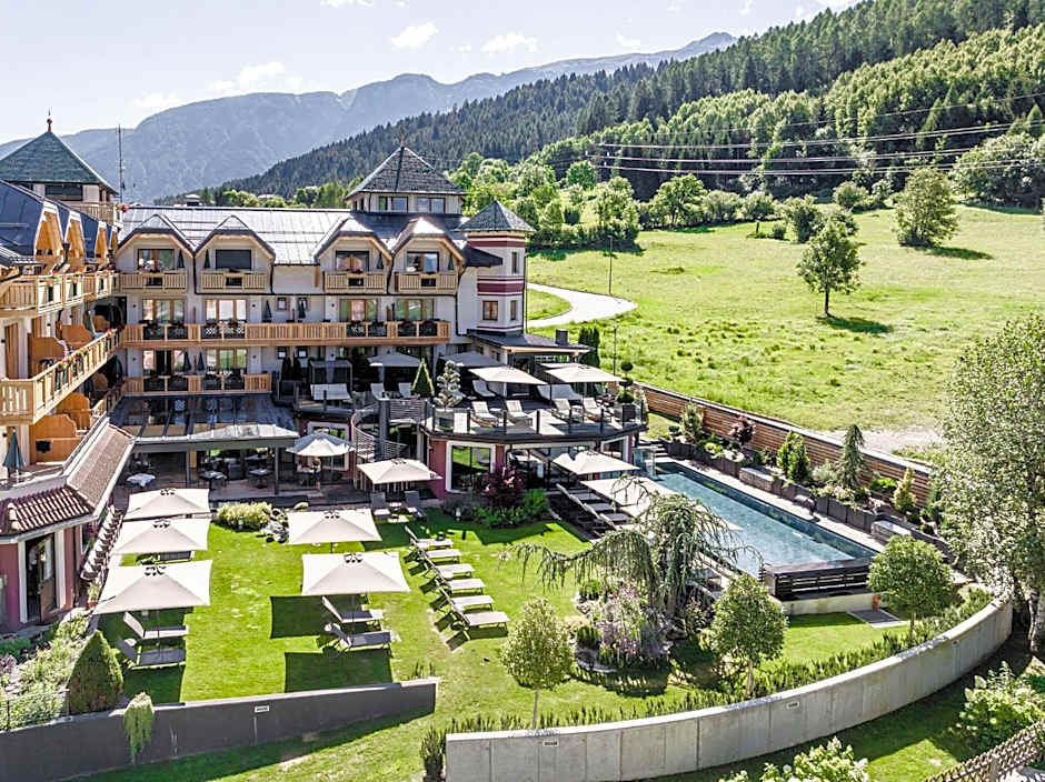 Tevini Dolomites Charming Hotel