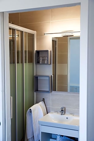 Quadruple Room with Partial Sea View