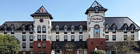 The Chateau Bloomington Hotel And Conference Center