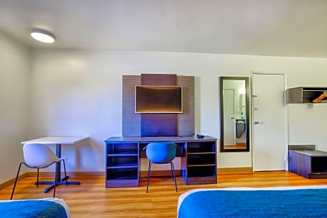 Deluxe Quadruple Room - Smoking