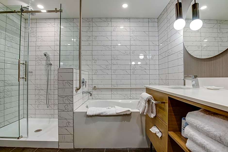 Sandman Signature Saskatoon South Hotel