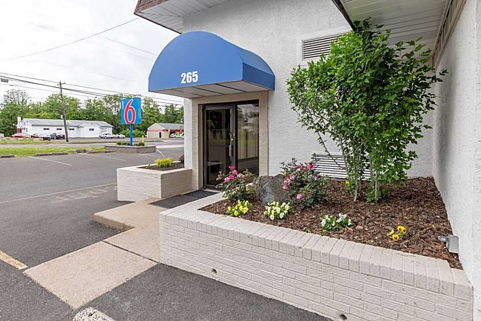 Motel 6-Warminster, PA