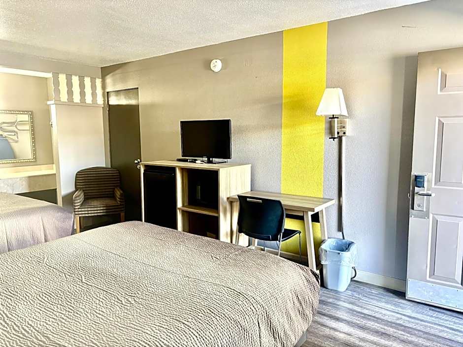 Super 8 by Wyndham Albuquerque Downtown