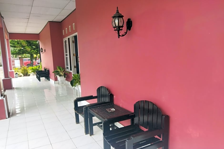 Hotel O Wisma Phinisi Syariah Near Mall of Pinrang Sejahtera