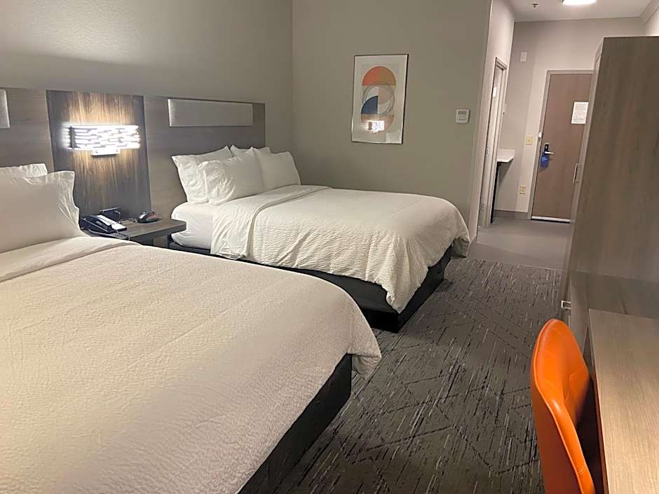 Holiday Inn Express & Suites Elyria By IHG