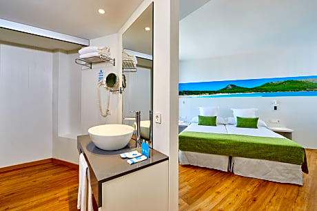 DOUBLE SUPERIOR SIDE SEA VIEW