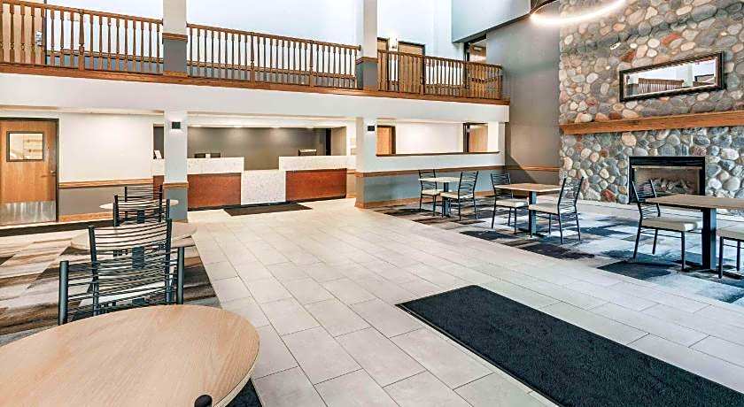 Baymont by Wyndham Brooklyn Center